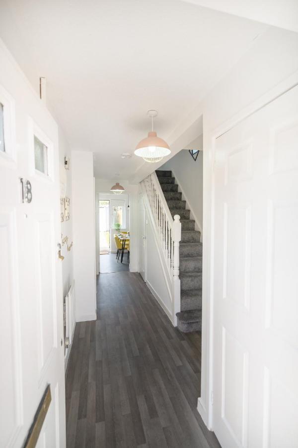 Stylish 3 Bed House, Large Garden, Parking, Wifi - Esho Stays Ковентри Экстерьер фото