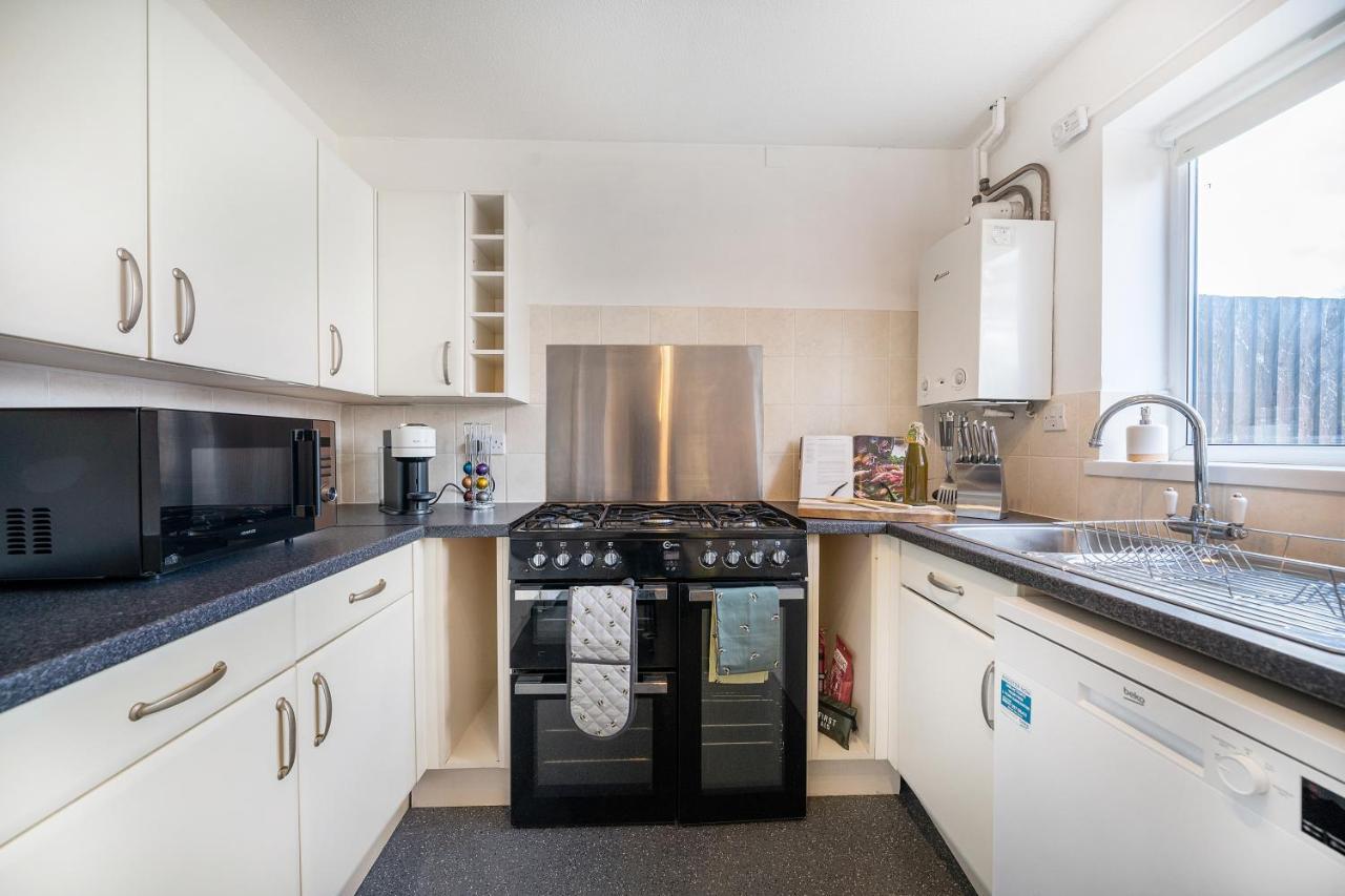 Stylish 3 Bed House, Large Garden, Parking, Wifi - Esho Stays Ковентри Экстерьер фото