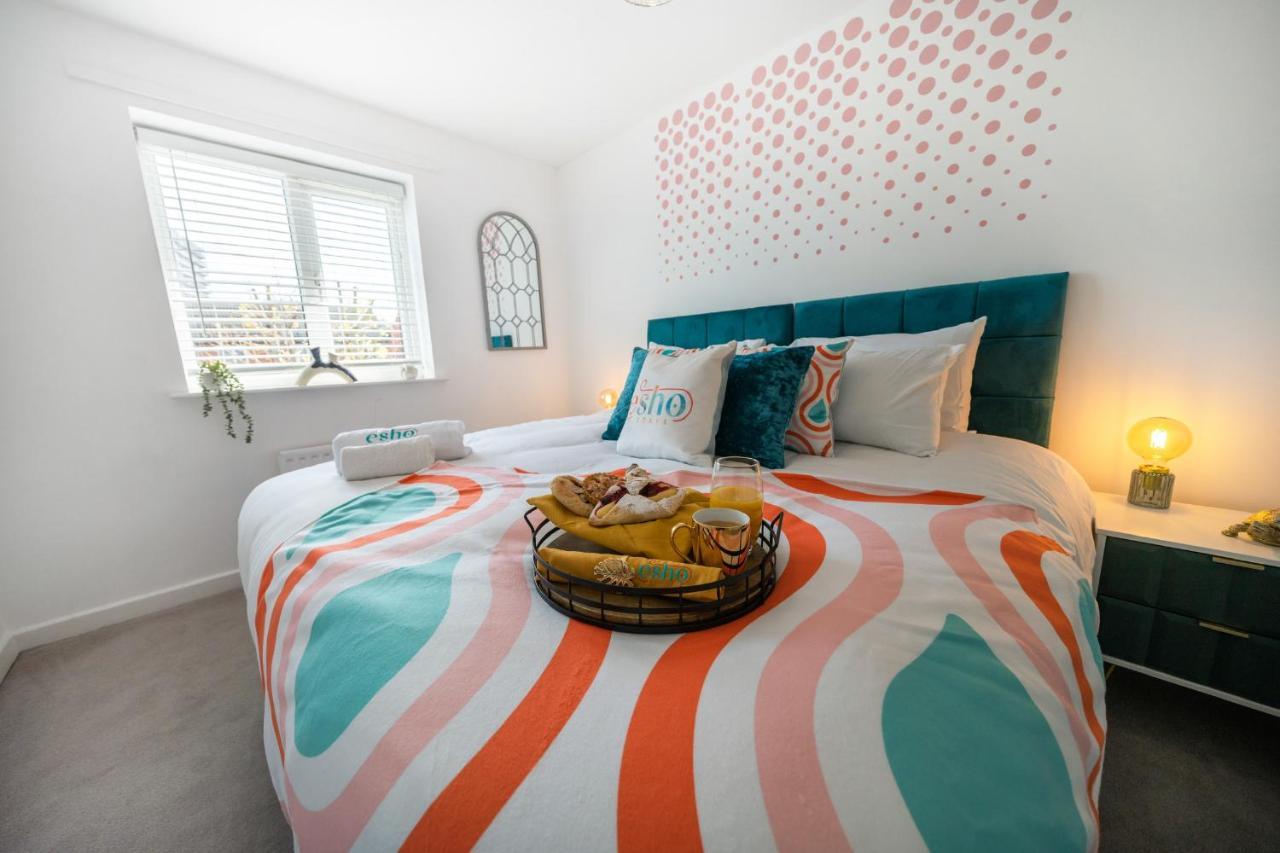 Stylish 3 Bed House, Large Garden, Parking, Wifi - Esho Stays Ковентри Экстерьер фото
