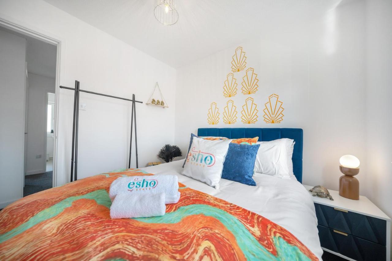 Stylish 3 Bed House, Large Garden, Parking, Wifi - Esho Stays Ковентри Экстерьер фото